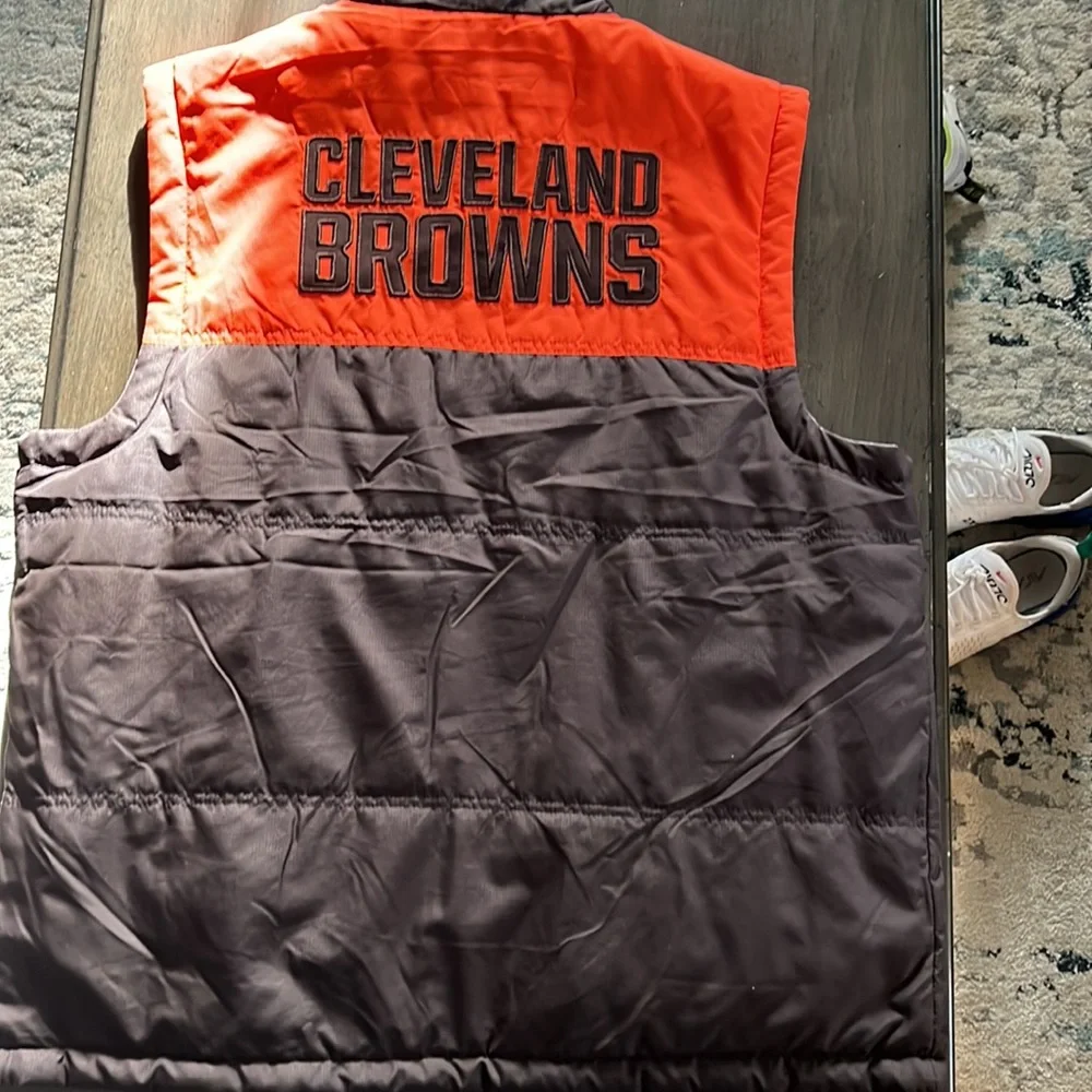 Cleveland Browns Reversible Fall Vest - Picture 3 of 3